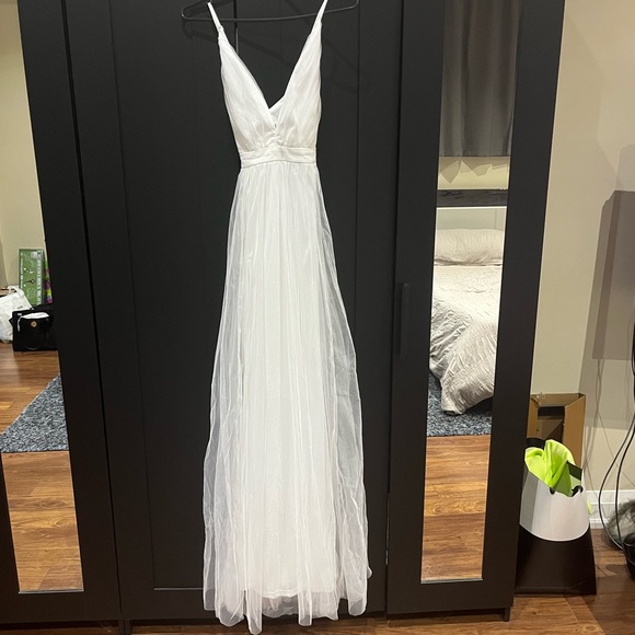 NWT White maxi dress - Picture 3 of 6